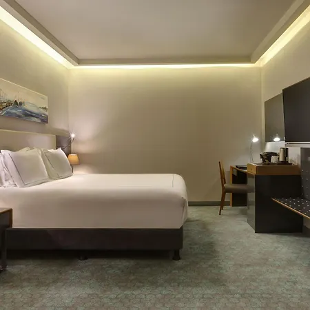מלון Divan 4*