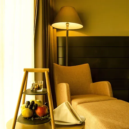 Divan Hotel 4*