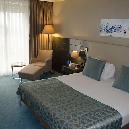 Divan Hotel 4*