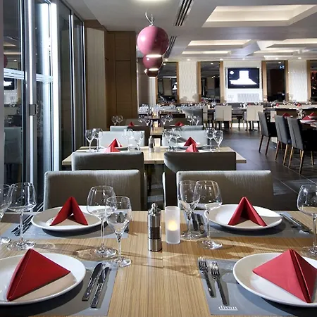 Divan Hotel 4*